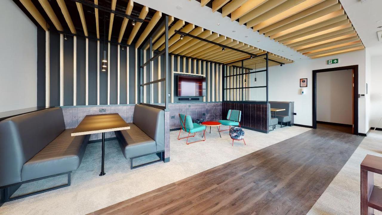 Iq Altus House Leeds Appartement Leeds  Buitenkant foto