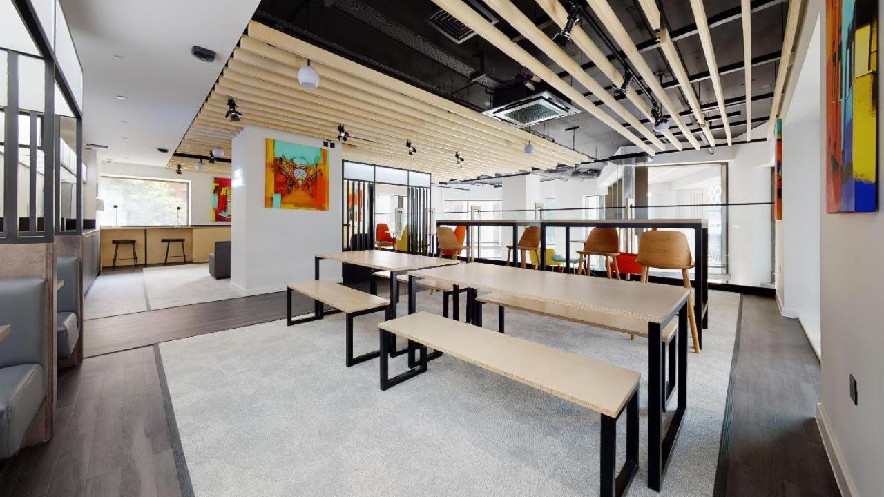 Iq Altus House Leeds Appartement Leeds  Buitenkant foto