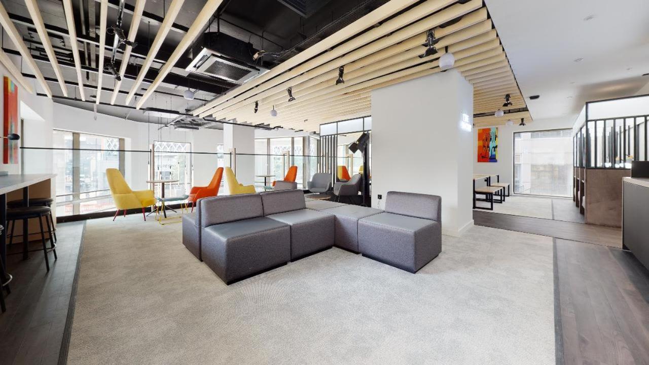 Iq Altus House Leeds Appartement Leeds  Buitenkant foto