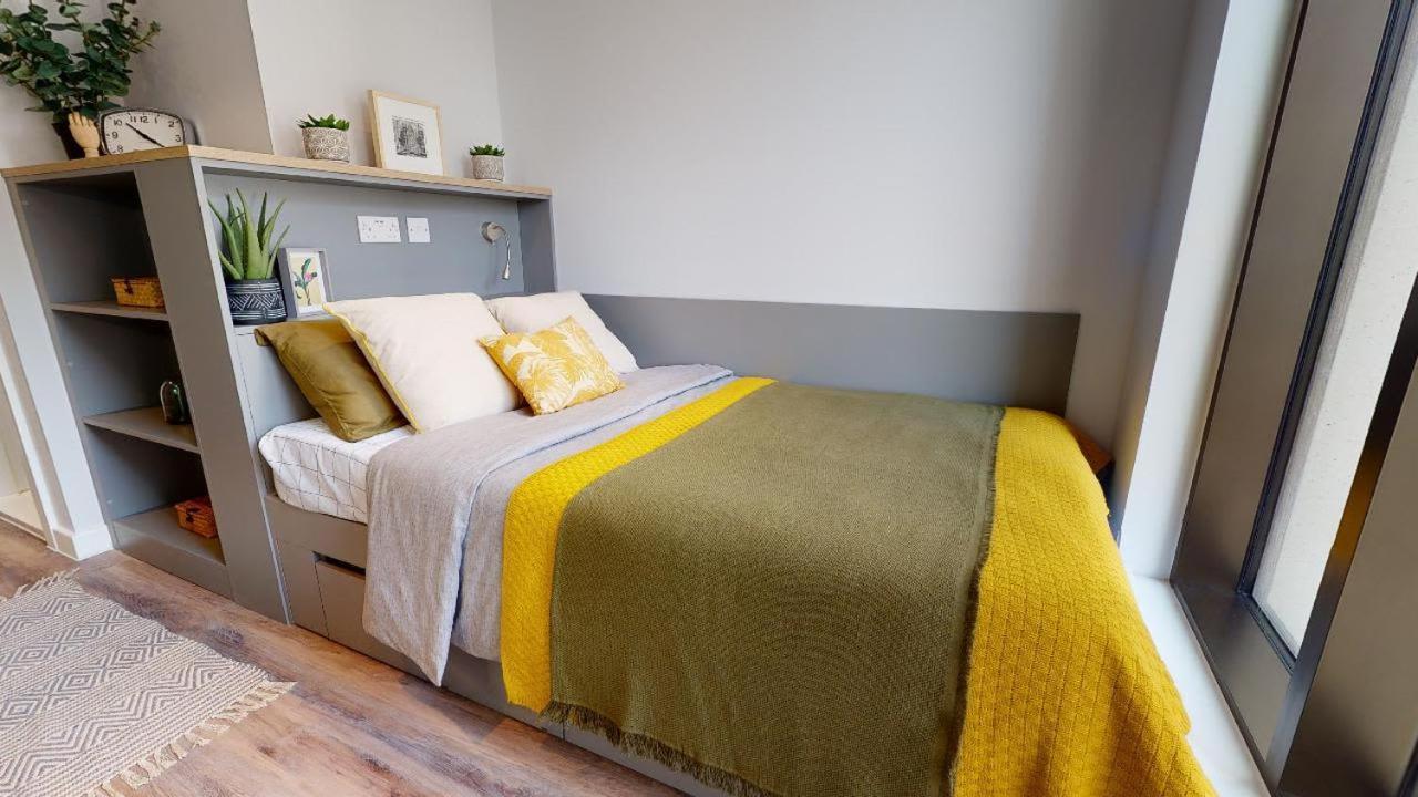 Iq Altus House Leeds Appartement Leeds  Buitenkant foto